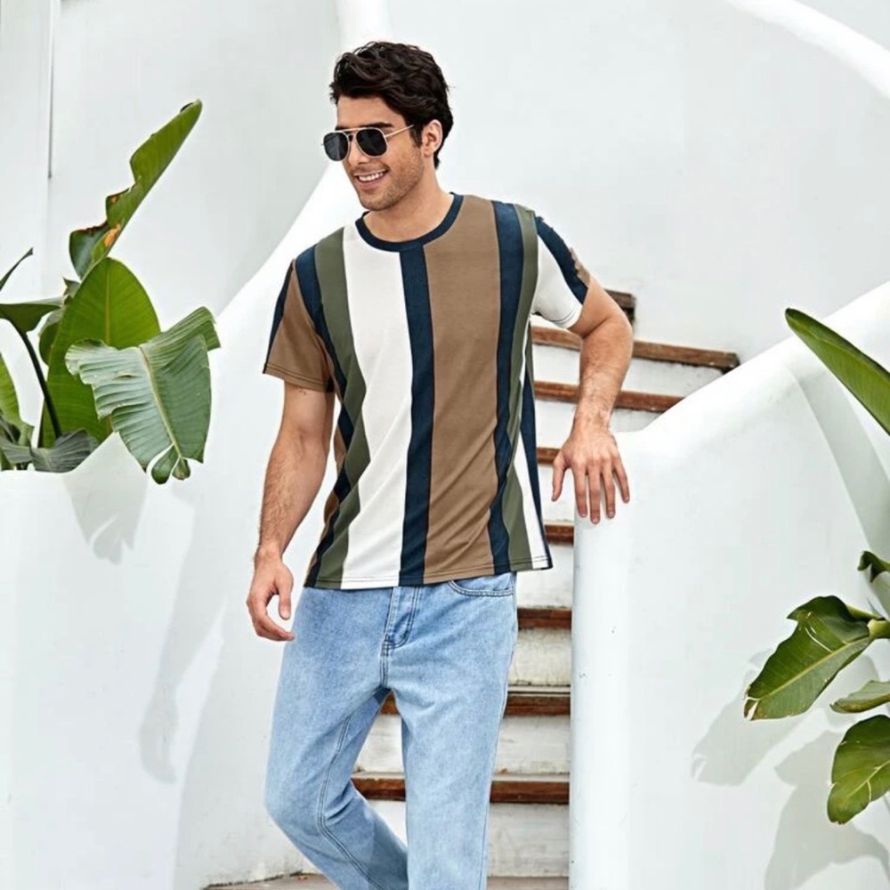 Men’s SHEIN Vertical Striped Short Sleeve Tee | Size XXL